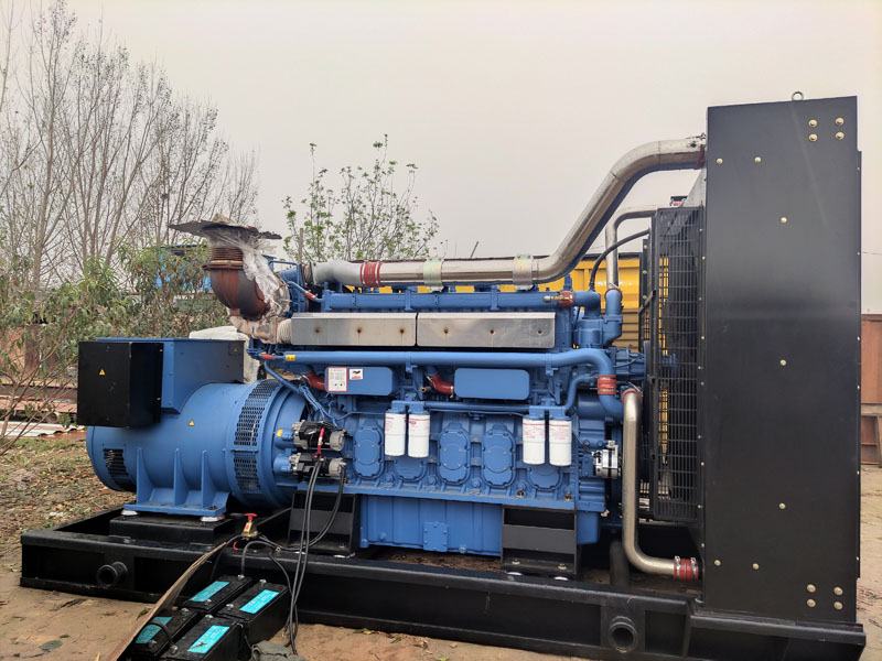 浦东柴油发电机组更换机油时,应遵循哪些步骤?