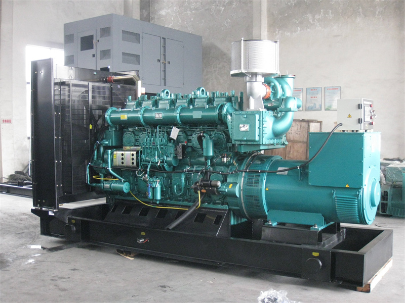 浦东200KW 柴油发电机的油耗是多少?