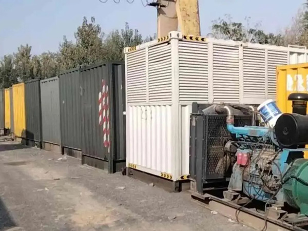 浦东200KW柴油发电机机组每小时油耗是多少?